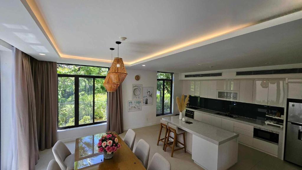 Biệt Thự 1 Phòng Ngủ Với Hồ Bơi Riêng