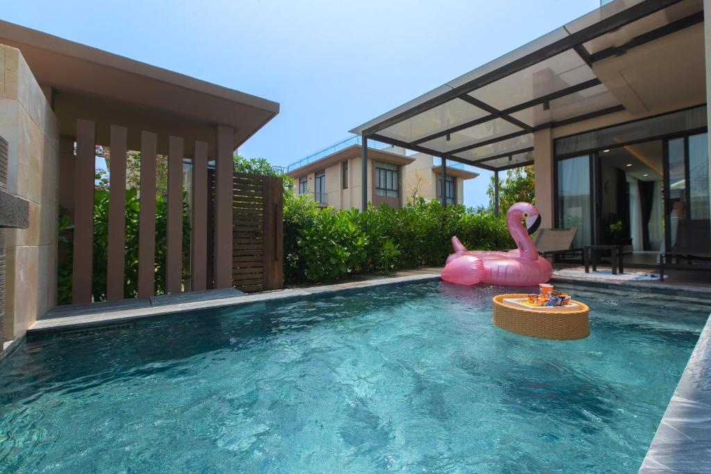 Biệt Thự 3 Phòng Ngủ Có Hồ Bơi Riêng