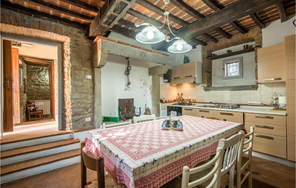 Kuchyňa alebo kuchynka v ubytovaní Amazing Home In Castiglion Fiorentino