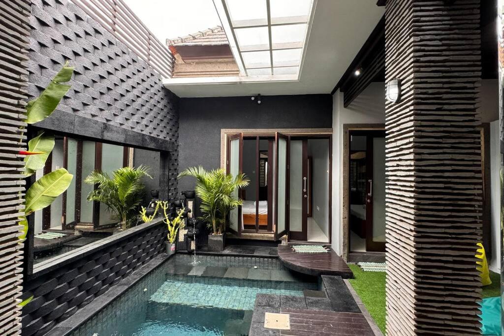 Πισίνα στο ή κοντά στο MOOvilla 1 Seminyak, Bali