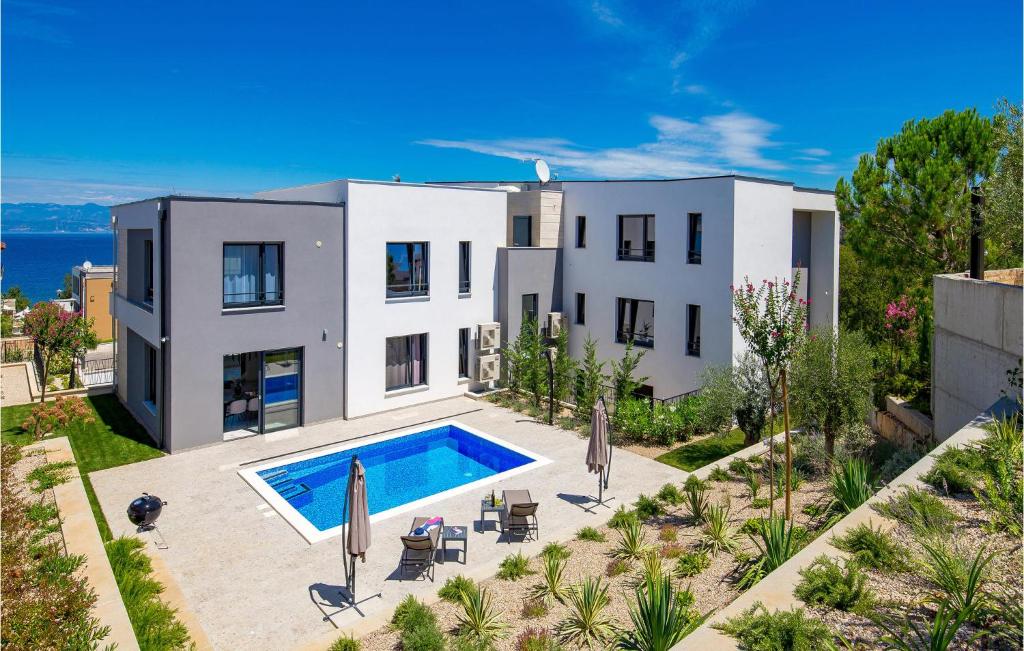Awesome Apartment In Malinska
