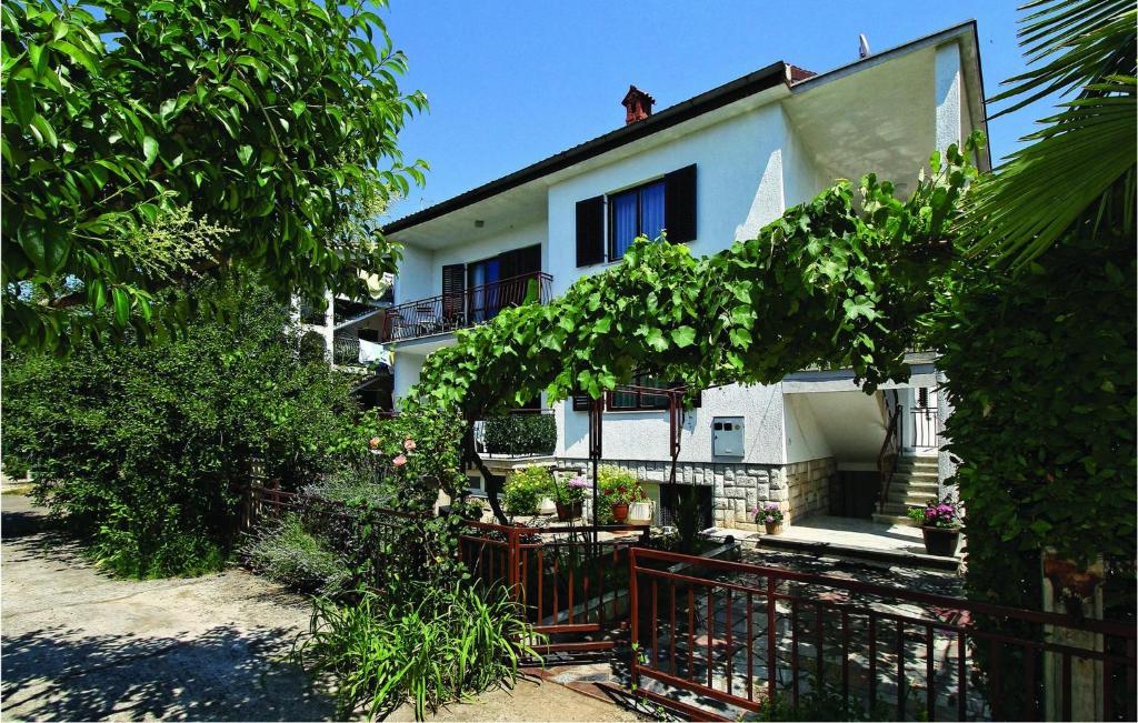 Beautiful Apartment In Umag With Wifi