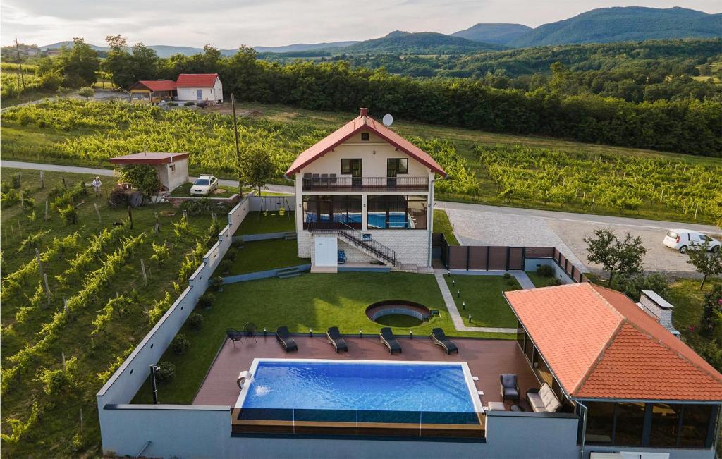 Widok na góry z tego domu wakacyjnego