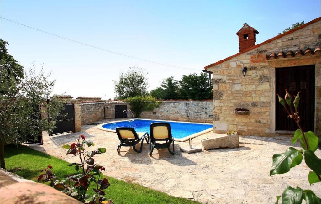 Bassein majutusasutuses Villa Bassi või selle lähedal