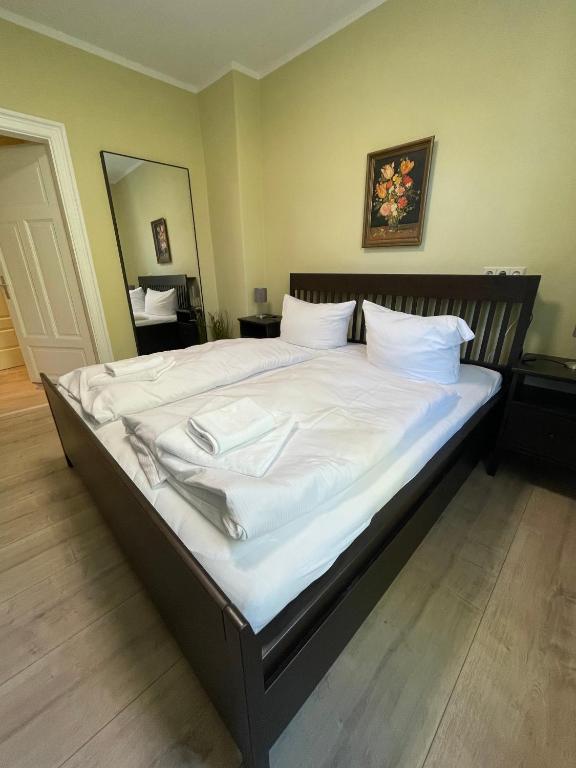 Apartmenthaus Rankestraße 4 - One-Bedroom Standard Apartment