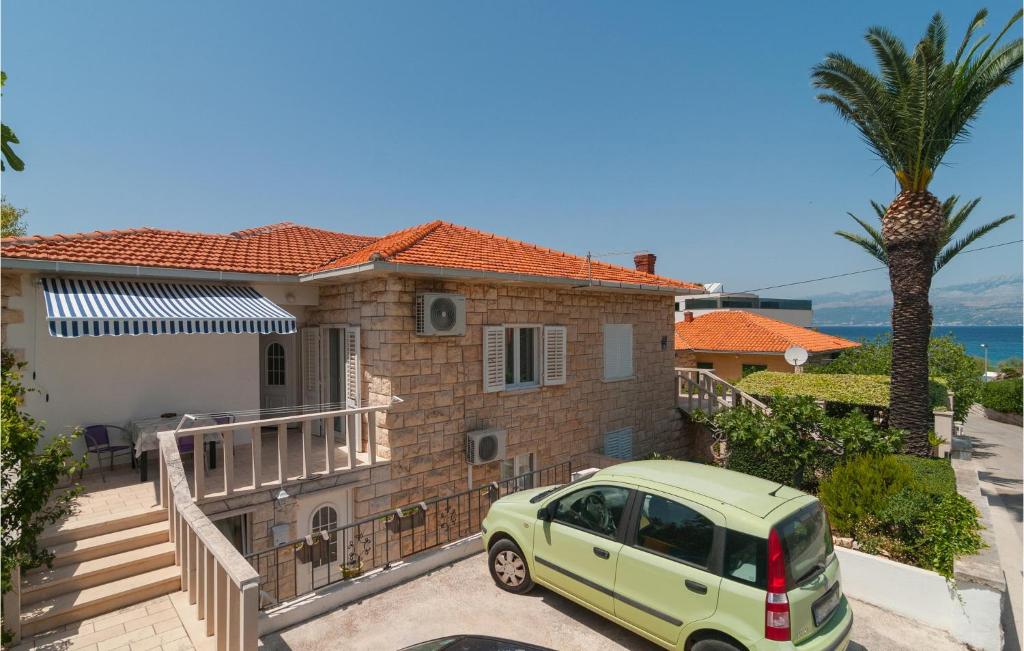 2 Bedroom Stunning Apartment In Supetar