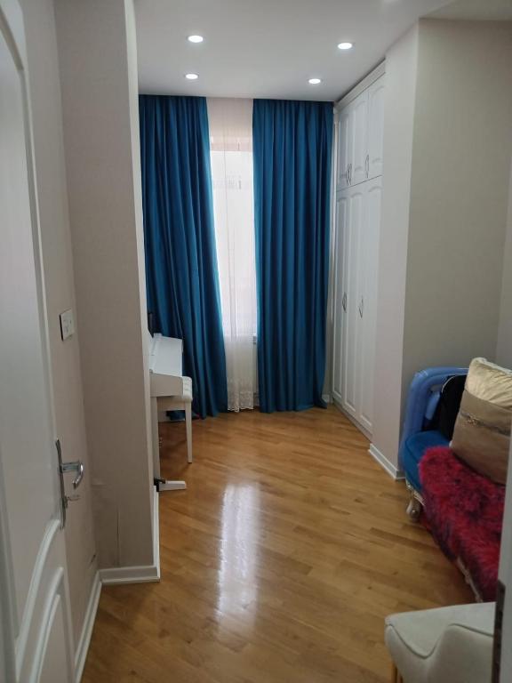 فضای داخلی 3 otaqli studio در باکو - تصویر ۳