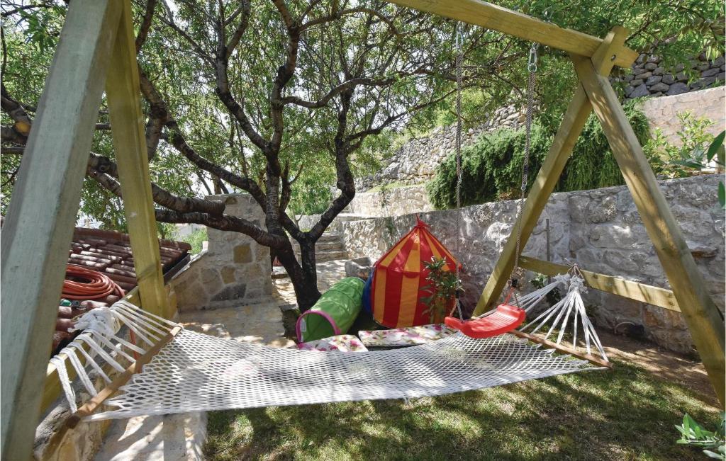 Zahrada ubytování Four-Bedroom Holiday Home In Klis