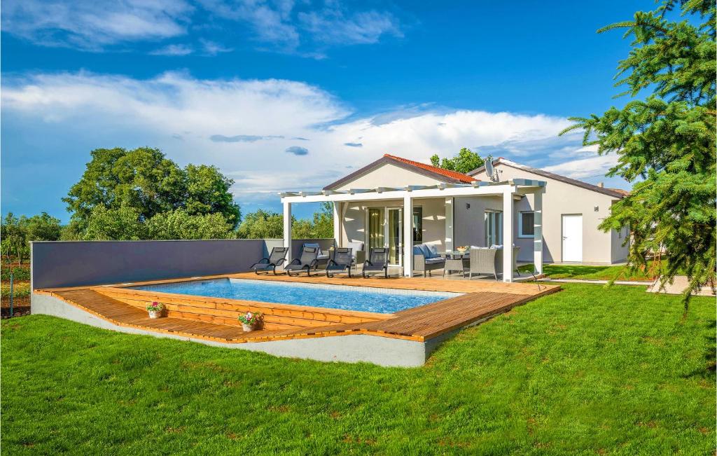 Bazén v ubytovaní Pet Friendly Home In Barban alebo v jeho blízkosti