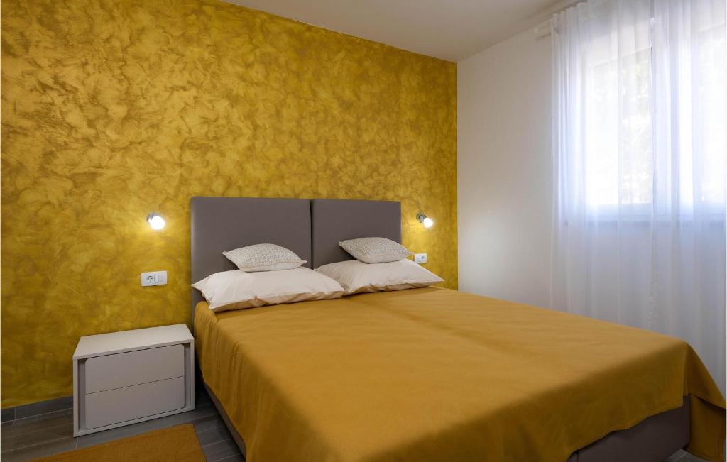 Posteľ alebo postele v izbe v ubytovaní Pet Friendly Home In Barban
