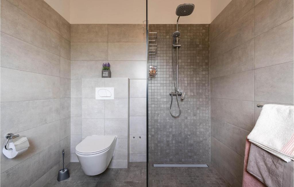 Kúpeľňa v ubytovaní Pet Friendly Home In Barban