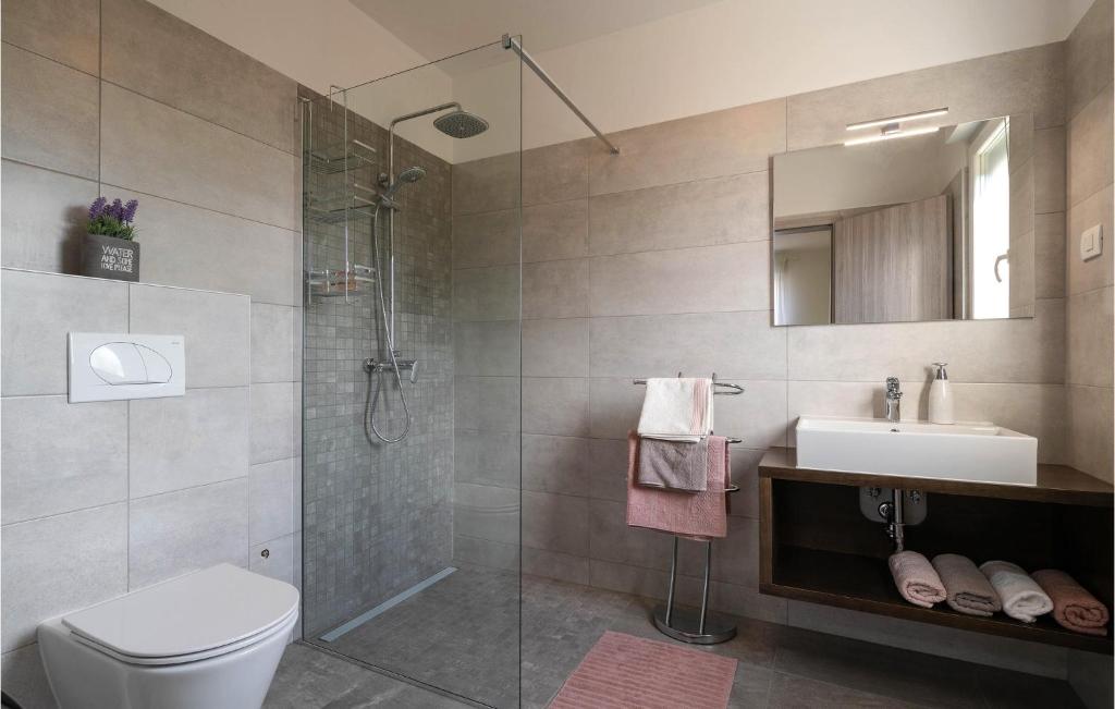 Kúpeľňa v ubytovaní Pet Friendly Home In Barban