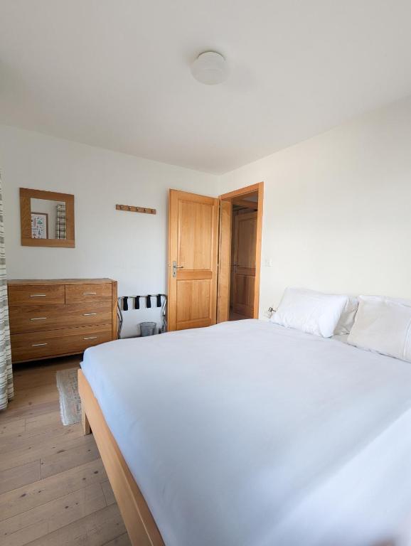 Paisible apt cheminée, terrasse, jardin, vue époustouflante