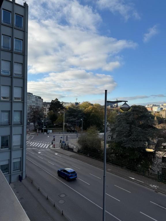 Chic Central Luxembourg Flat - Resim 9