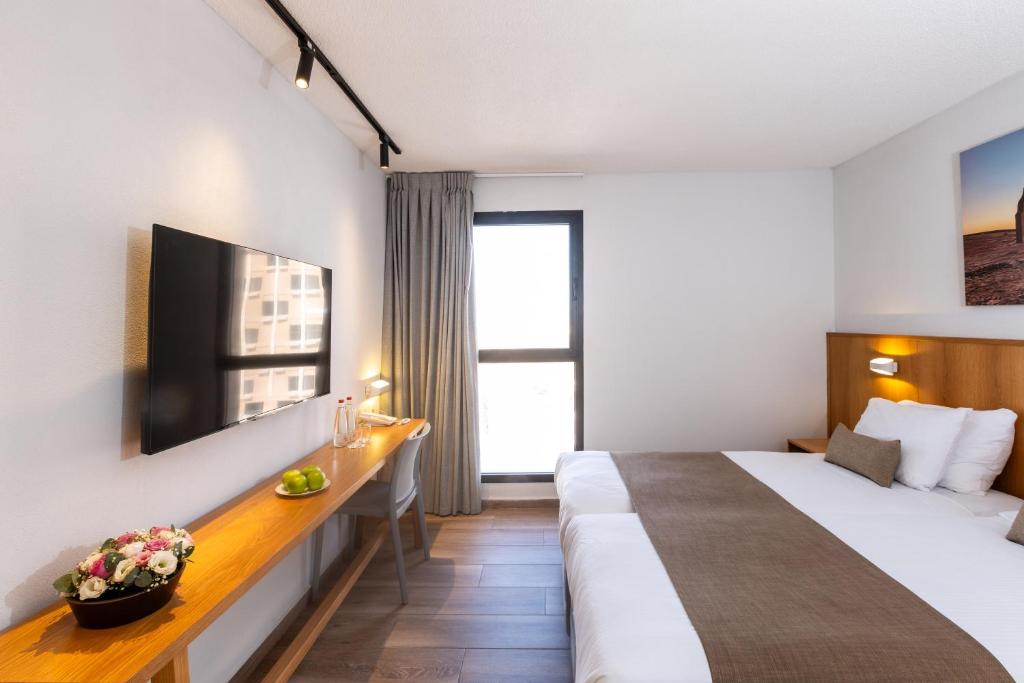 Roxon Desert Arad - Tower Room