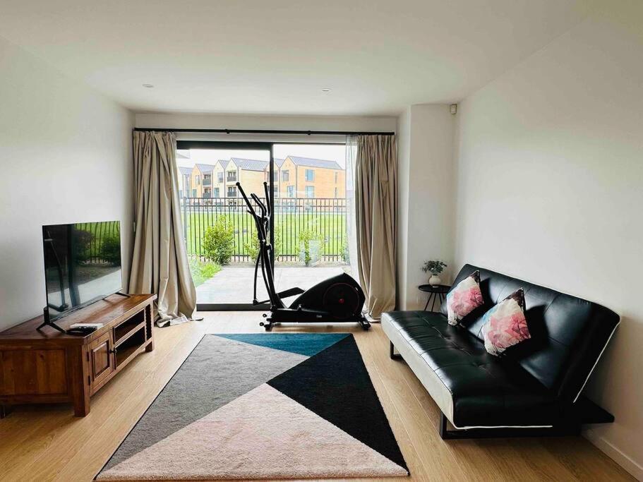 Family House Airport Heaven - Resim 5