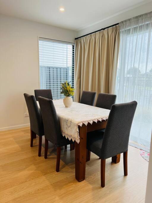 Family House Airport Heaven - Resim 19