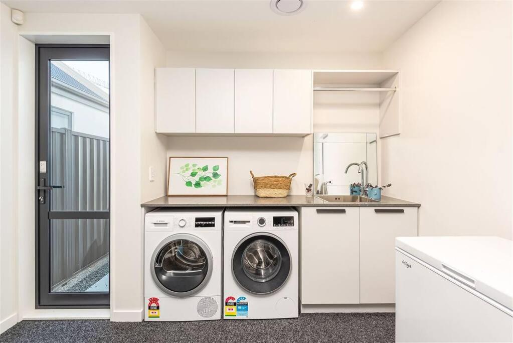 Family House Airport Heaven - Resim 21