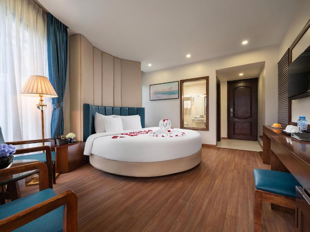 Halong Boutique Hotel - Junior Suite