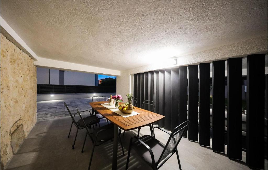 Posedenie v ubytovaní Beautiful Apartment In Zadar