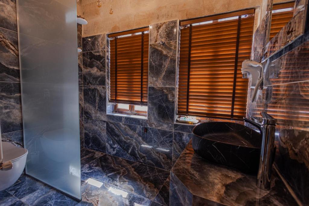 Koupelna v ubytování Göreme Cave Suites