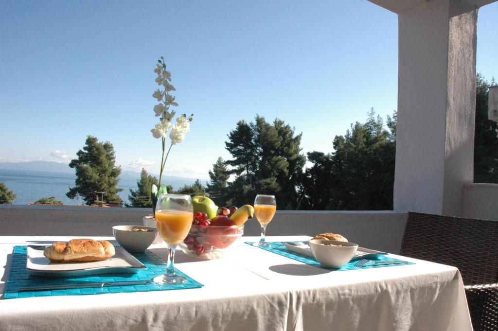 Petra Mare - Three-Bedroom House
