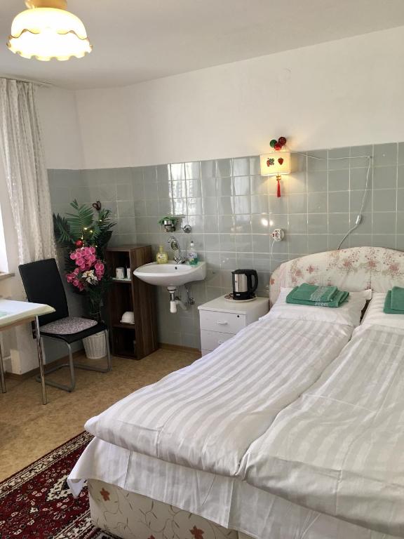 China-Ferienzimmer - Double Room With Shared Bathroom
