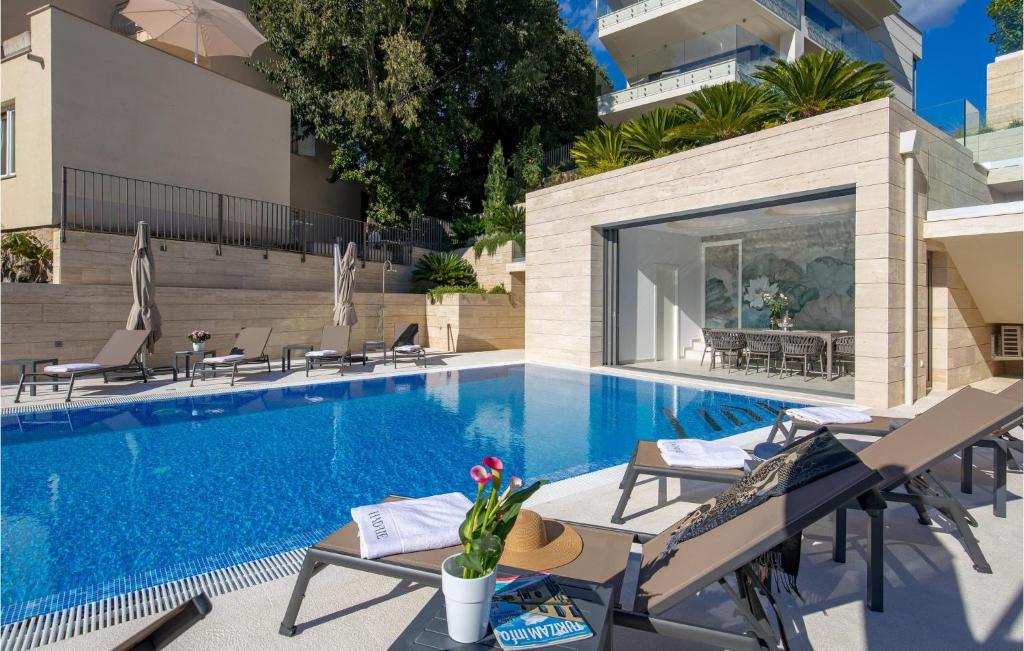 Bazén v ubytovaní Pet Friendly Apartment In Krk With Wifi alebo v jeho blízkosti