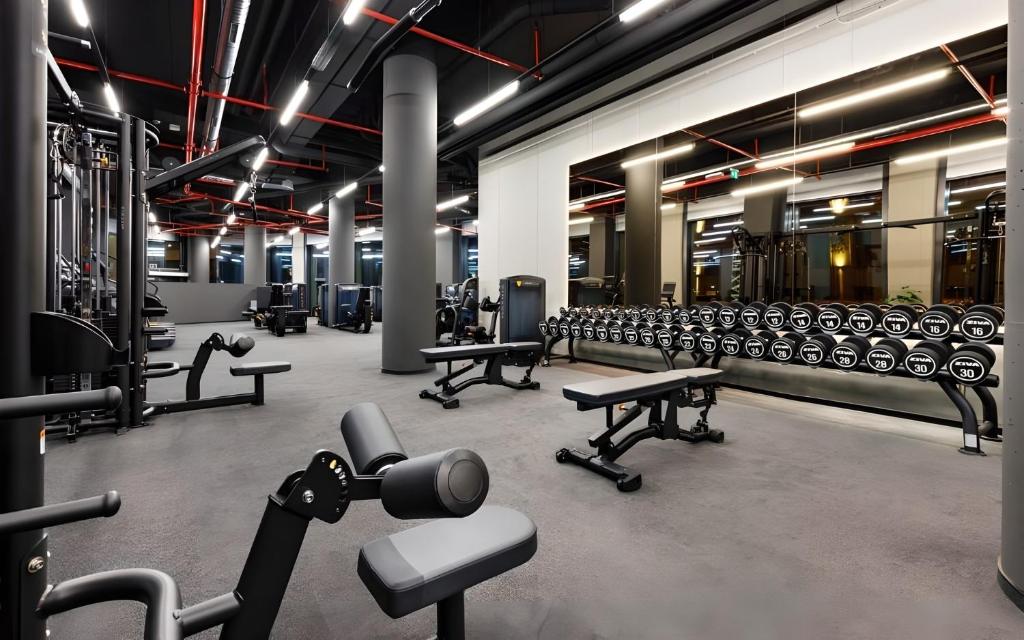 Fitness centrum a/nebo fitness zařízení v ubytování 987 Design Prague Hotel