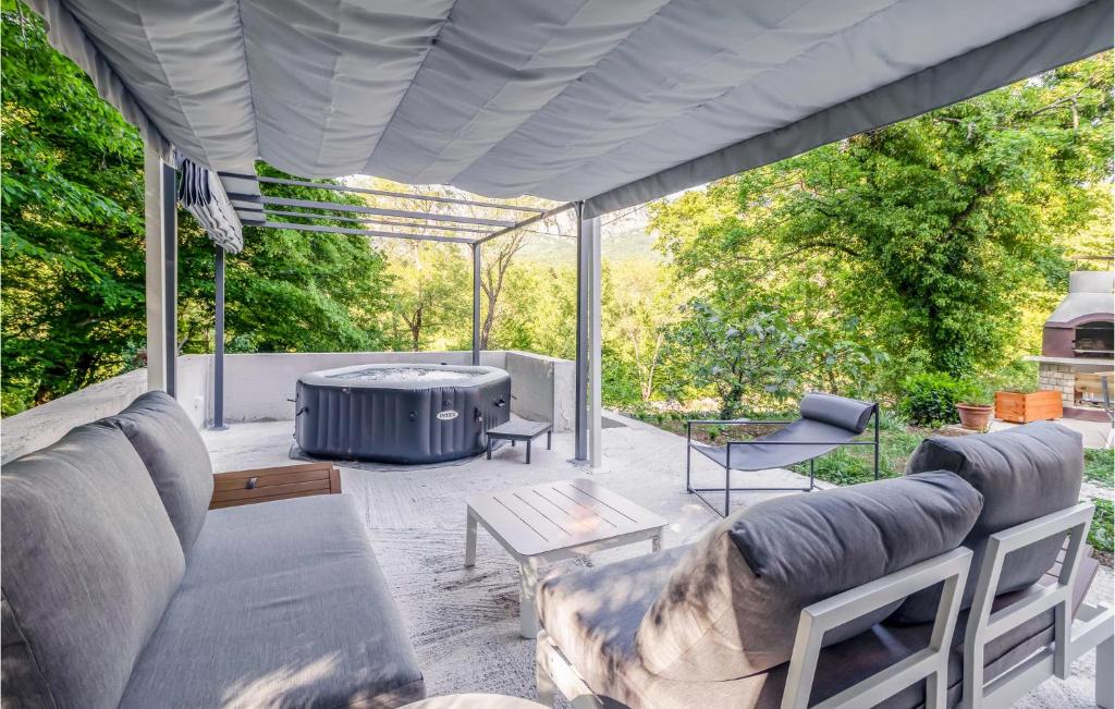 Fotografie z fotogalerie ubytování Stunning Home In Crikvenica v destinaci Crikvenica