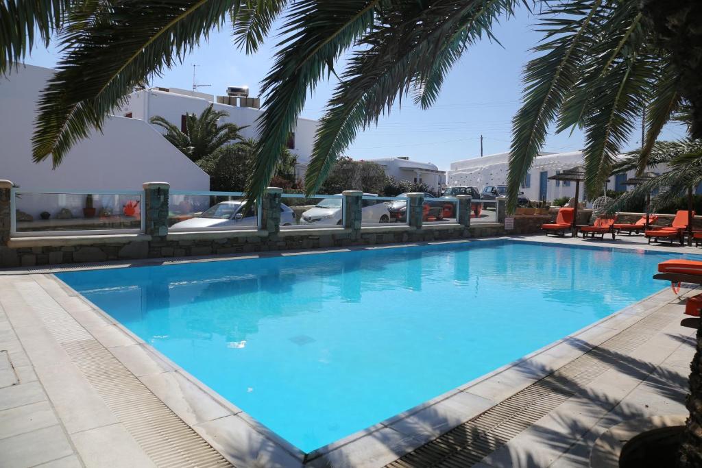 Piscina di Petinaros Hotel o nelle vicinanze