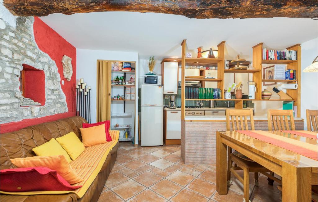 Kuchyňa alebo kuchynka v ubytovaní Beautiful Home In Bale With Kitchen