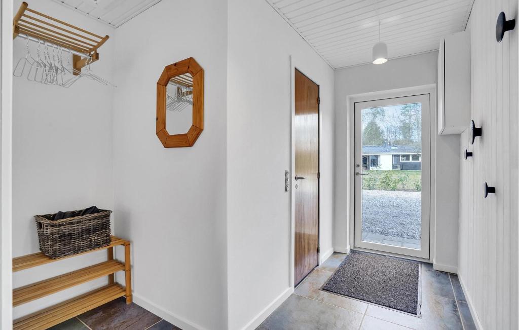 Fotografie z fotogalerie ubytování Beautiful Home In Fårvang With Sauna v destinaci Fårvang