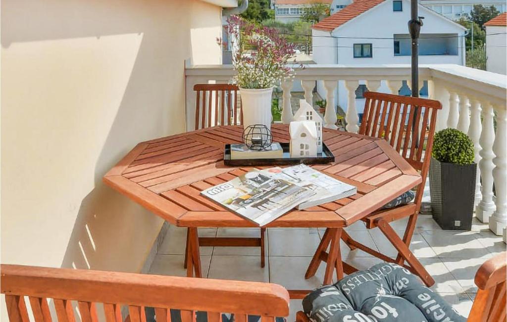 1 Bedroom Beach Front Apartment In Zadar