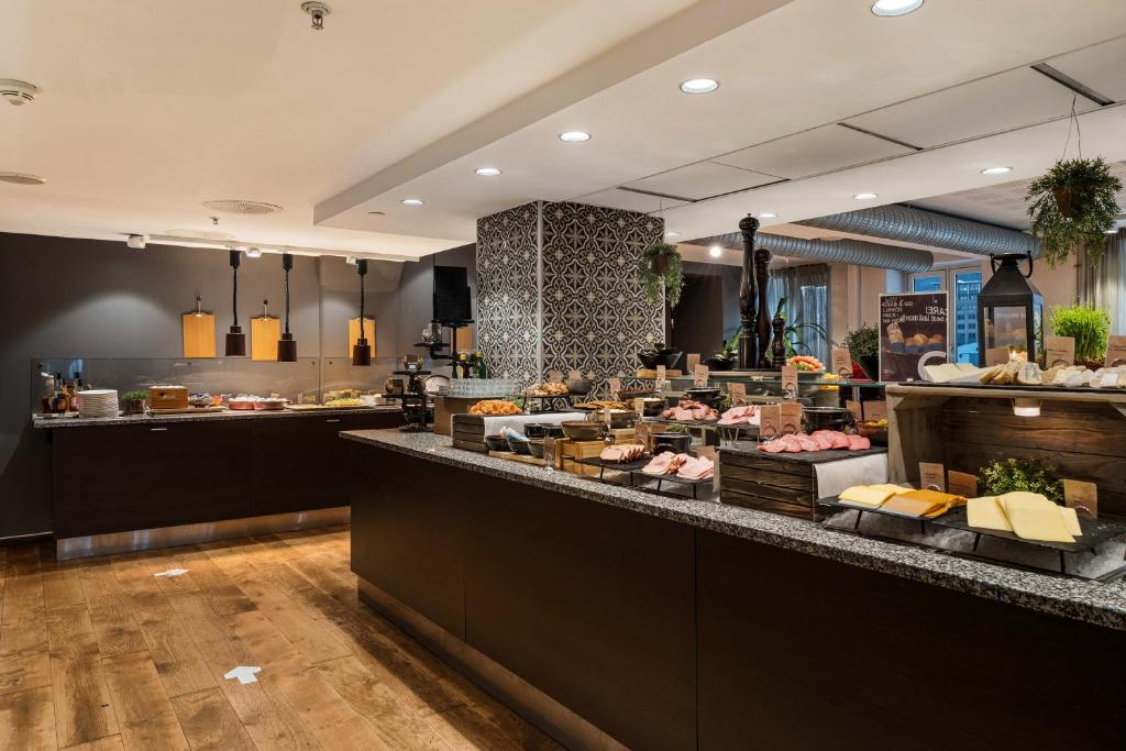 Clarion Hotel Admiral - Resim 4