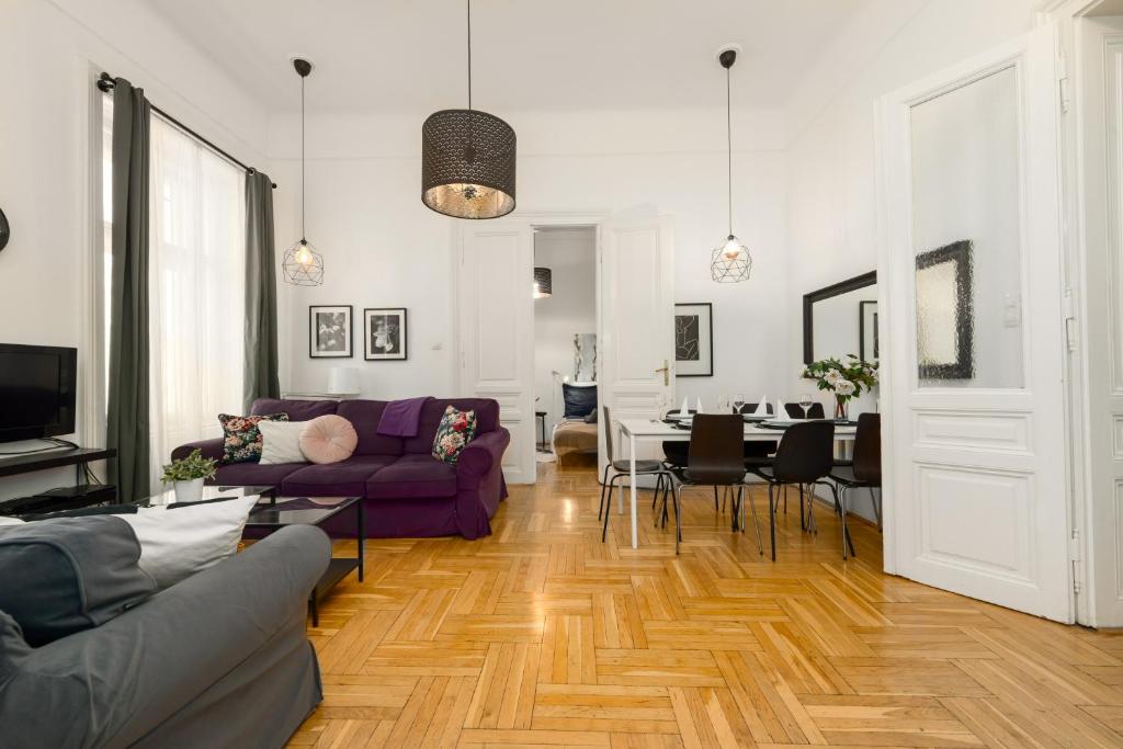Black & white apartment Budapest 1066 Budapest, 54 Teréz körút kép - 1
