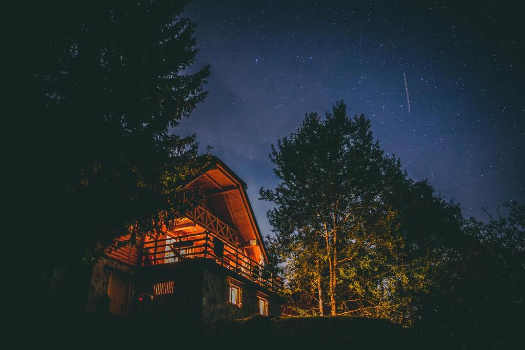Φωτογραφία από το άλμπουμ του Charming Chalet Rogla σε Hudinja