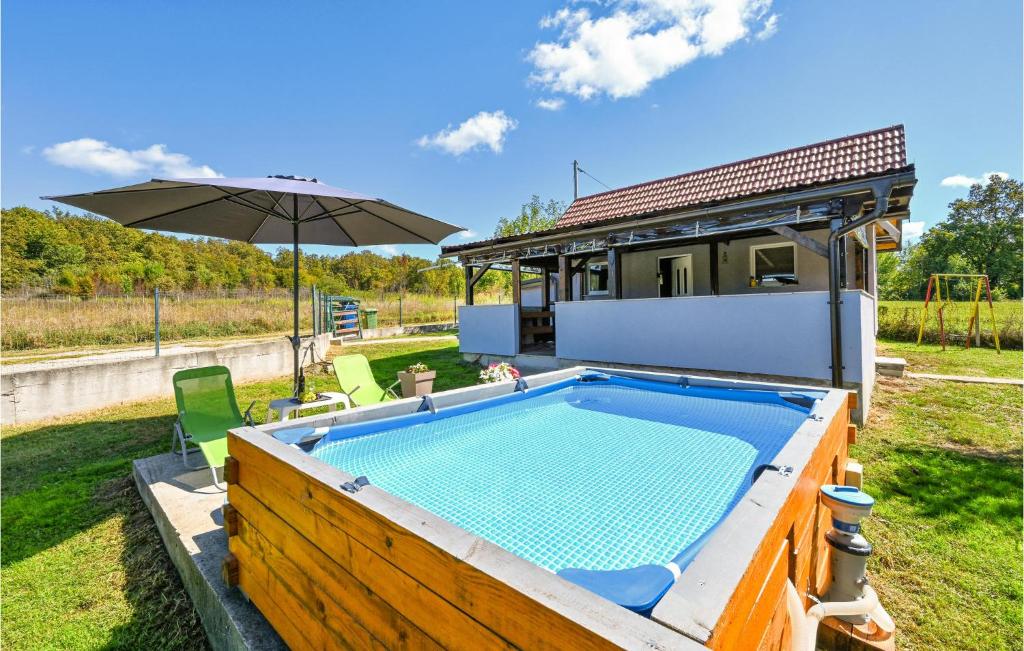 Bazén v ubytování Studio Holiday Home In Bratina nebo v jeho okolí