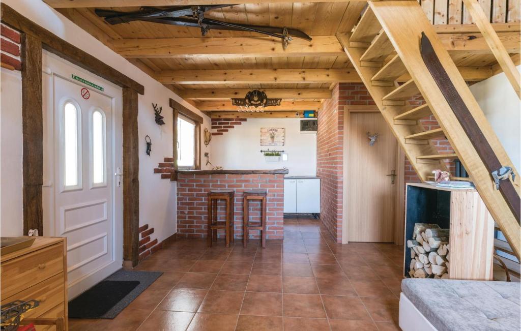 Kuchyň nebo kuchyňský kout v ubytování Studio Holiday Home In Bratina