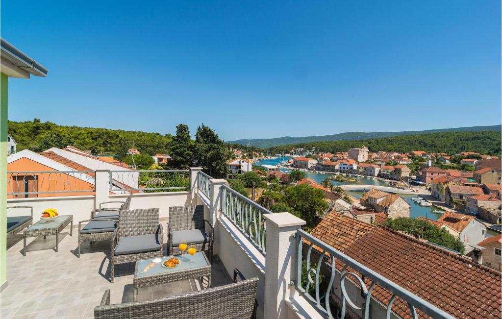 Gorgeous Apartment In Vrboska