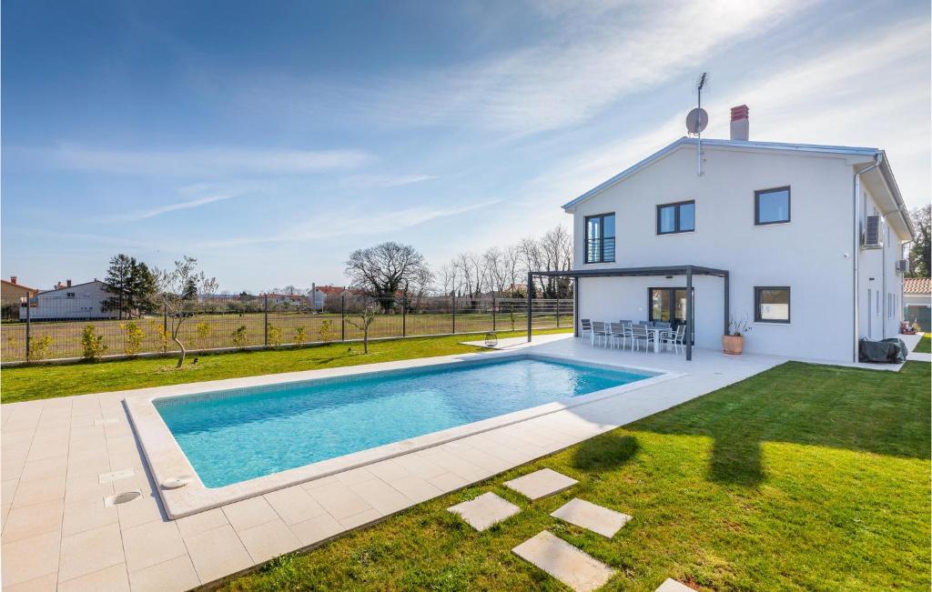 Amazing Home In Marcana