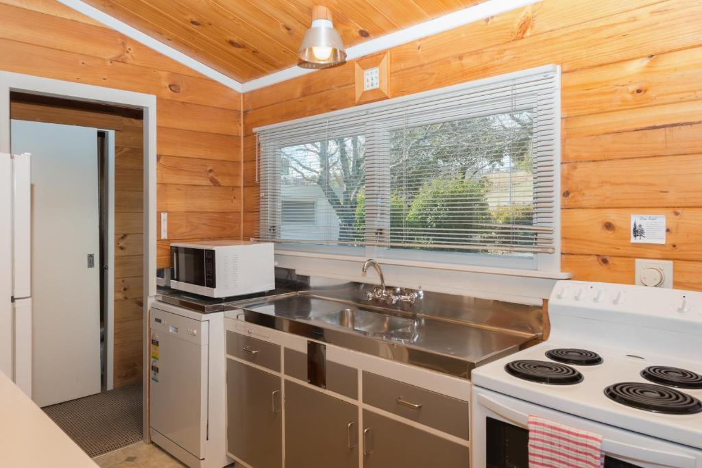 Oasis Beach Motel - Resim 35