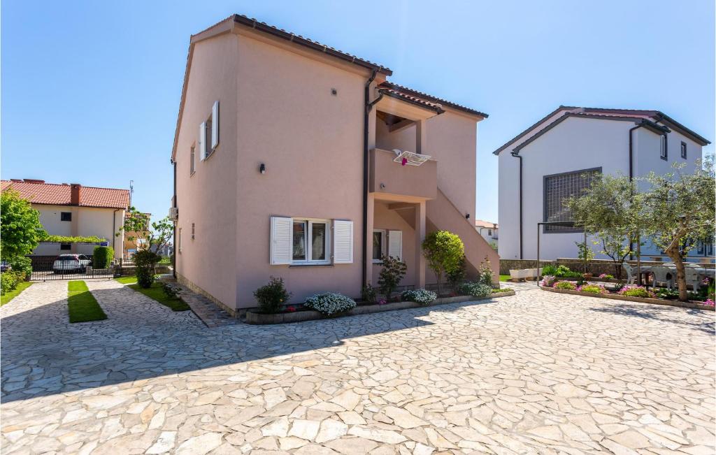 Budova, v ktorej sa apartmán nachádza