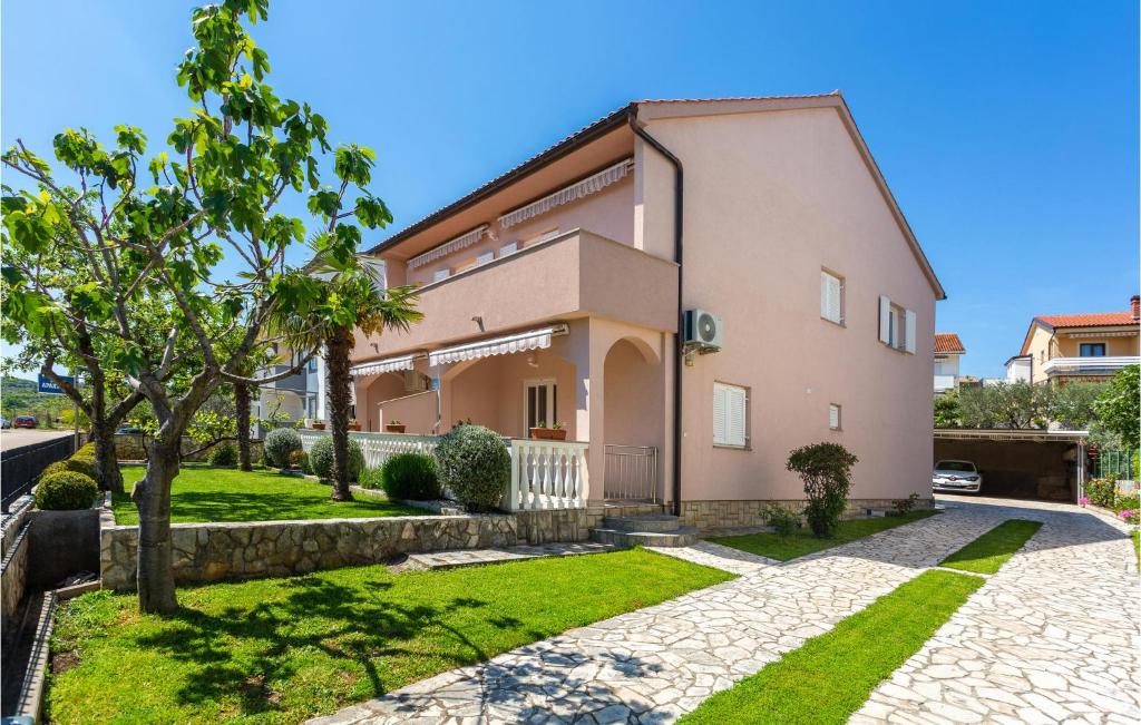 Budova, v ktorej sa apartmán nachádza
