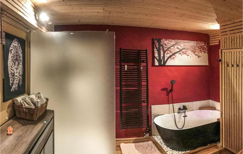 Kúpeľňa v ubytovaní Ferienhaus Mit Pool Und Sauna