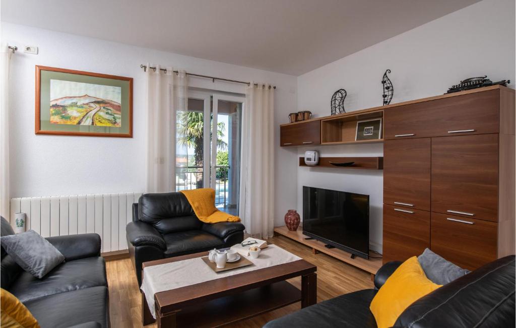 Część wypoczynkowa w obiekcie Holiday Home Breg Ivanovci Iv