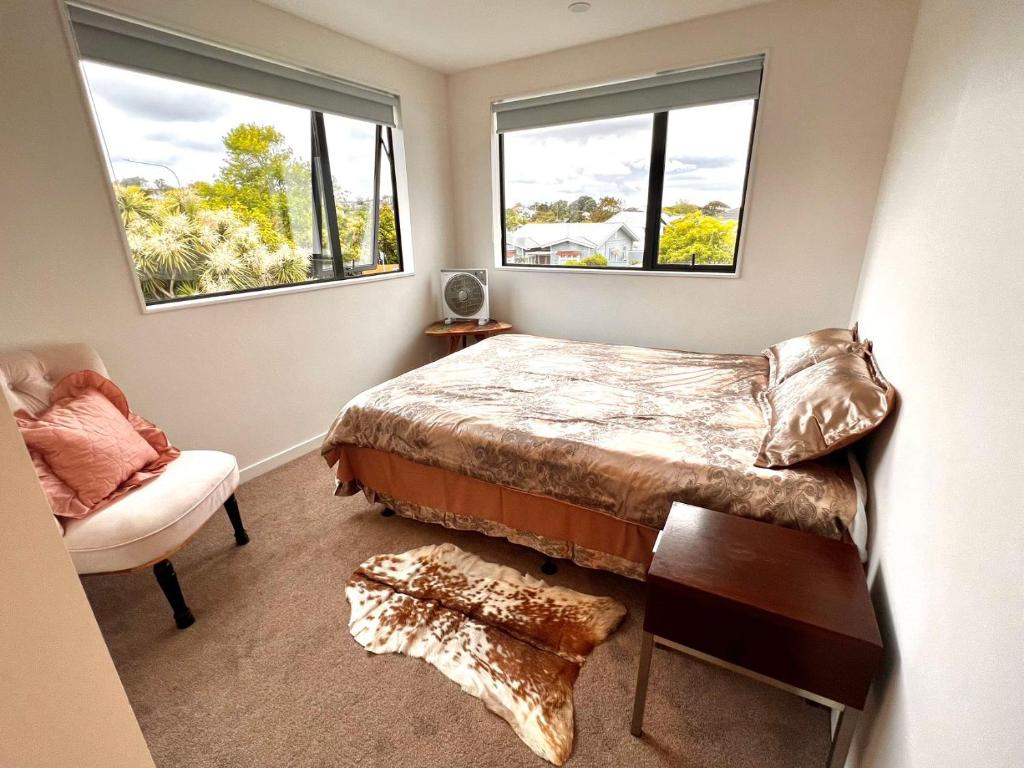 New town house room in Green lane - Resim 12