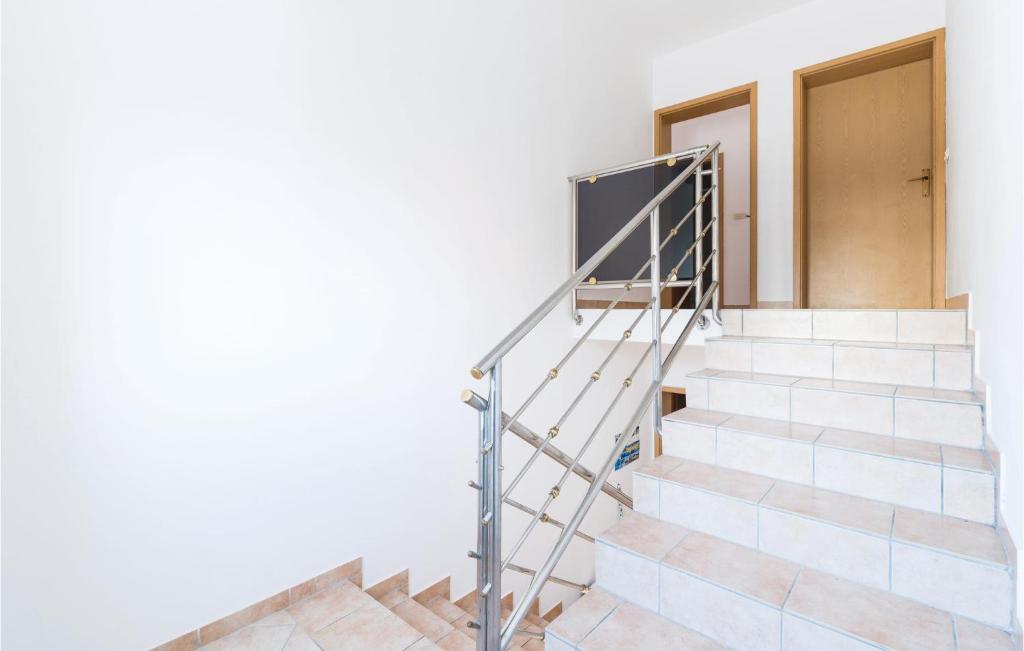 Fotografie z fotogalerie ubytování Cozy Apartment In Vidalici With Wifi v destinaci Kustići