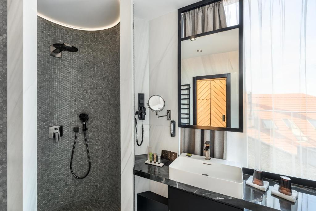 Art Hotel Szeged - Resim 9