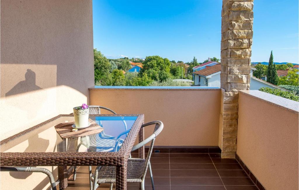Balkon lub taras w obiekcie Stunning Home In Pinezici With Kitchen